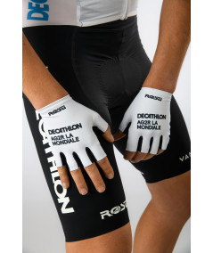 Decathlon AG2R CS gloves